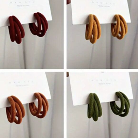 🔅🆕🔅 🧡  Classic Timeless Elegant Minimalist Triple Hoop Velvet Earrings🤎 - Picture 4 of 11